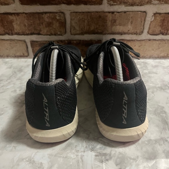 Altra - Picture 4 of 6